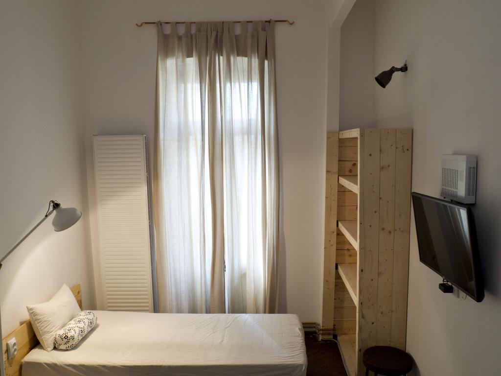 A Pousada Victoria Poshtel Bucareste Quarto foto